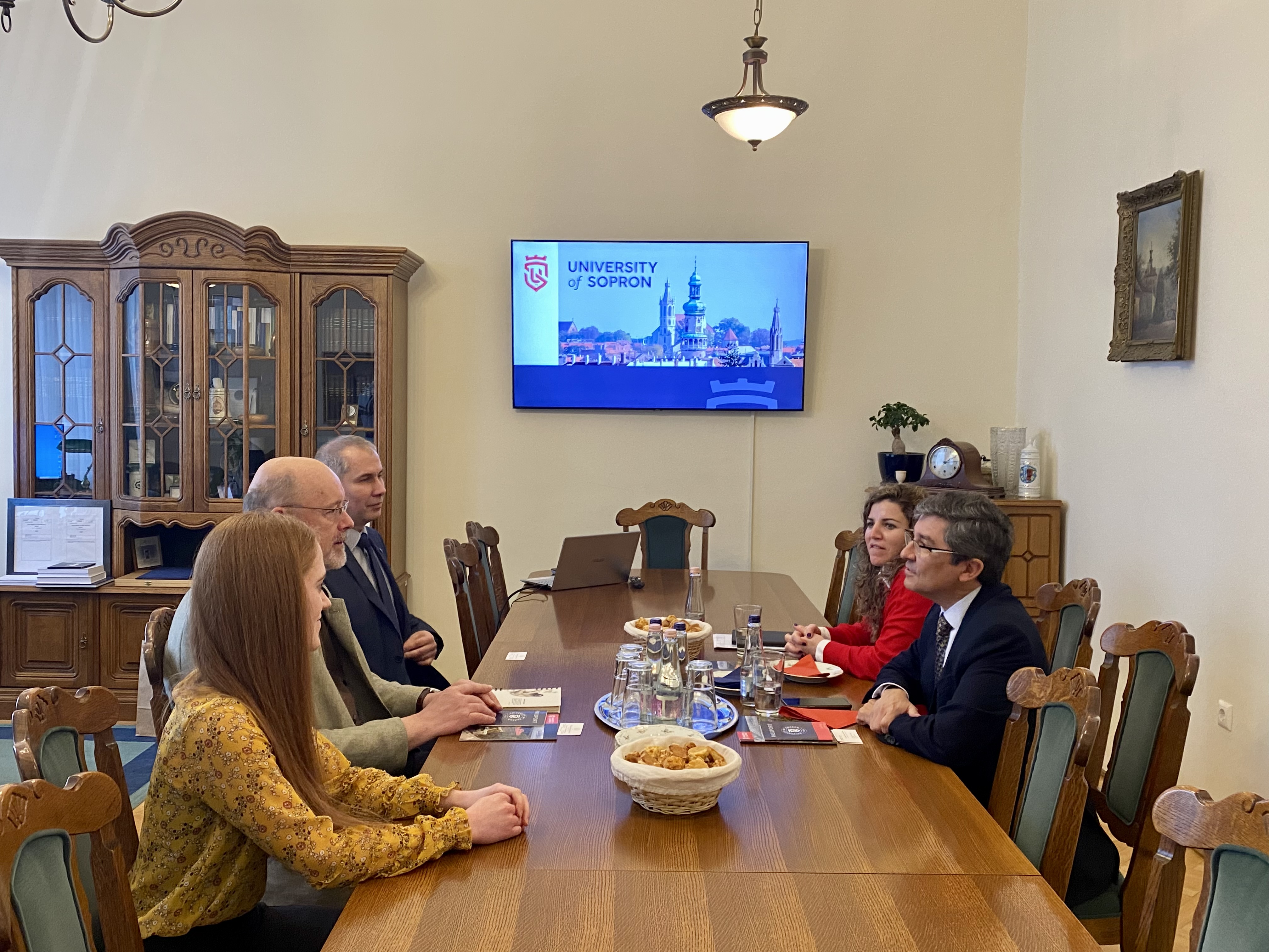 the-ambassador-of-paraguay-visits-the-university-of-sopron.jpg